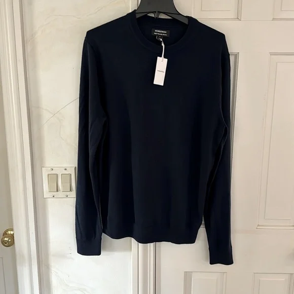 washable 100%merino sweater, dark navy. new.